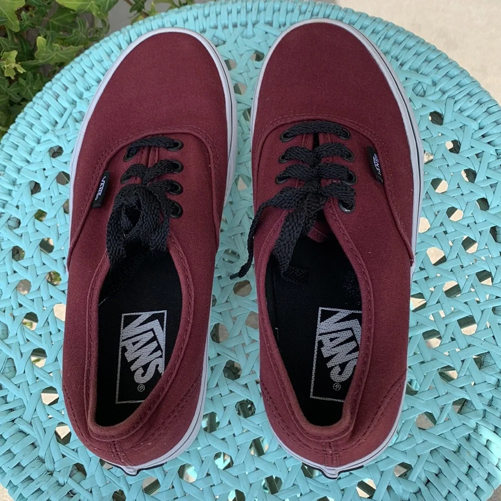 VANS SNEAKERS WOMENS 7 MENS 5.5
